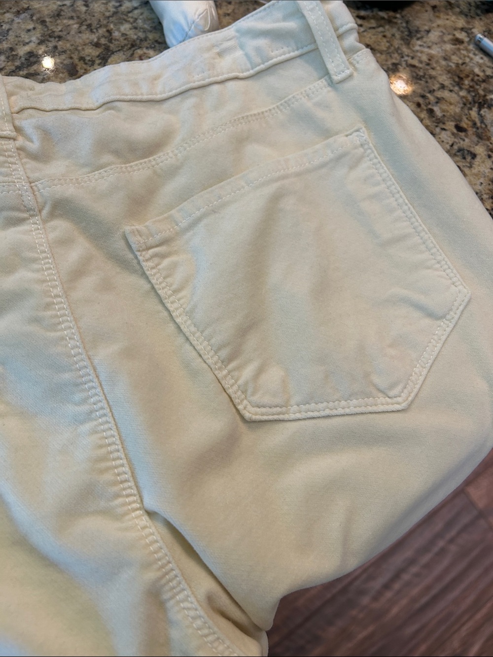 L’agence Sz 30 Butter Yellow High-Rise Boot Cut Velvet Trouser - Picture 4 of 6
